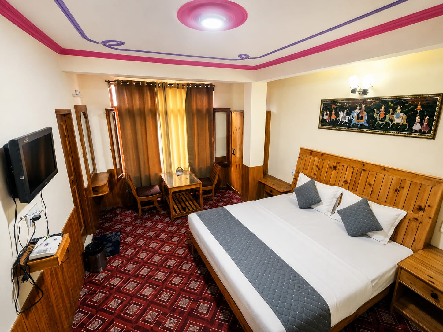 Family Suit Room At Antriksh
